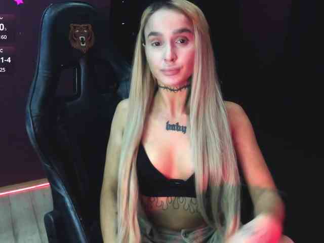 AshMila webcam