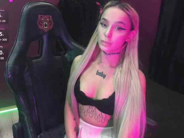 AshMila webcam
