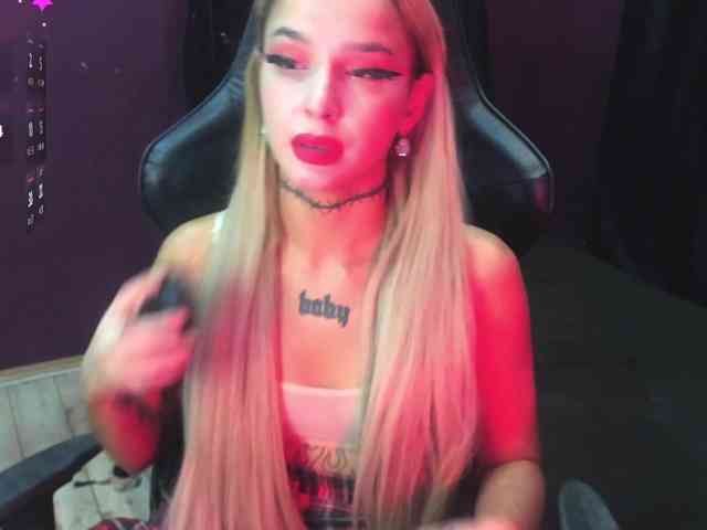 AshMila webcam