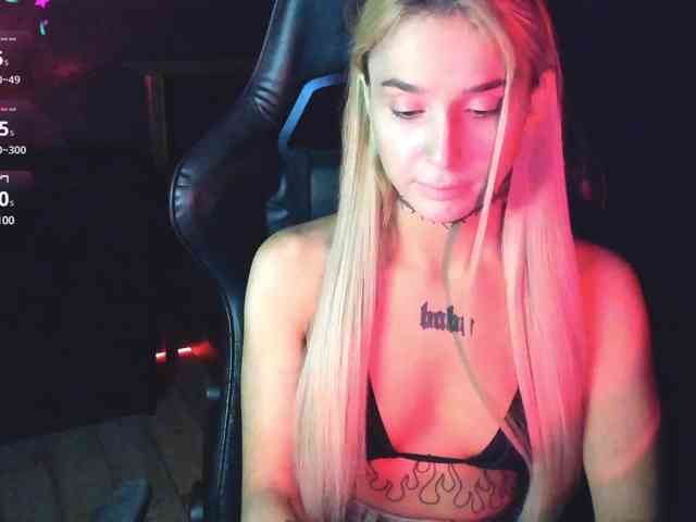 AshMila webcam
