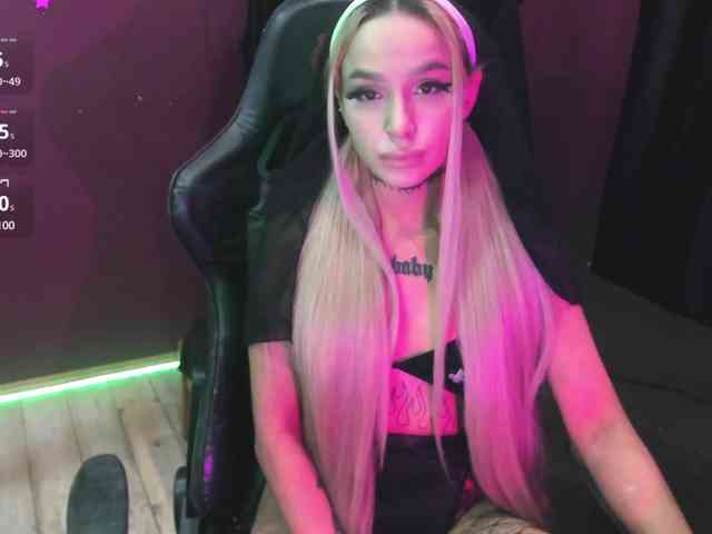 AshMila webcam