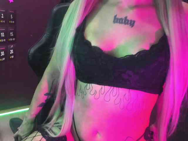 AshMila webcam