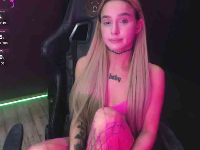 AshMila webcam