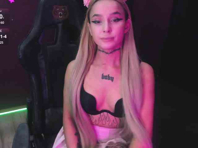 AshMila webcam