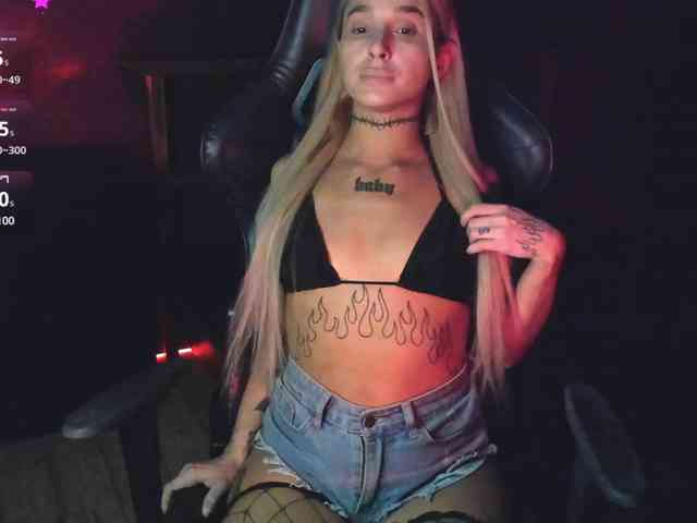 AshMila webcam