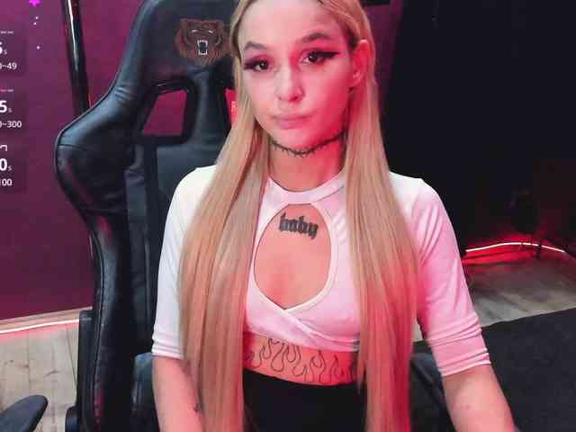AshMila webcam
