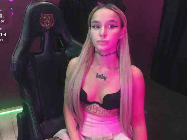 AshMila webcam
