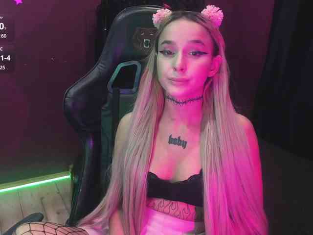 AshMila webcam