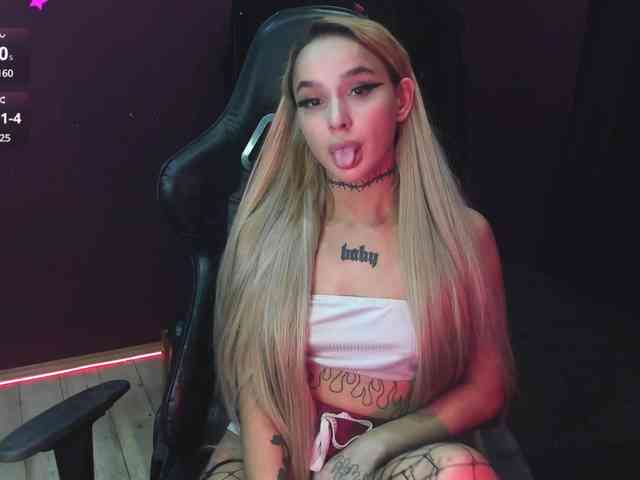 chat cam to cam AshMila