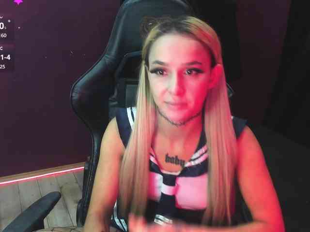 AshMila webcam