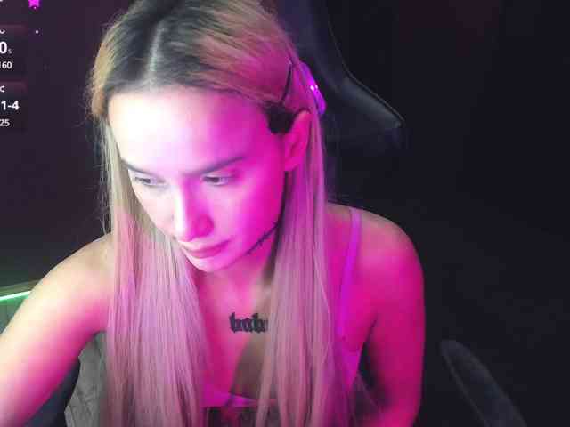 AshMila webcam