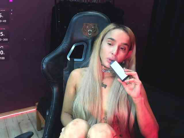 AshMila webcam
