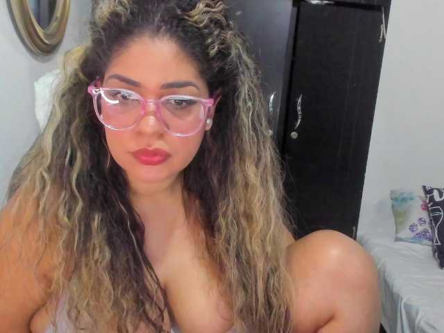 le modèle larispark est en webcam porno dans un show sur le site bongacams, il possède les tags suivants: Latino/Hispanic,Brunette,Shaved