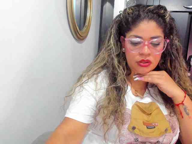 larispark Live Webcam on BongaCams