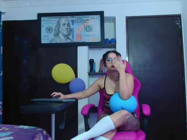 lola-fiery webcam