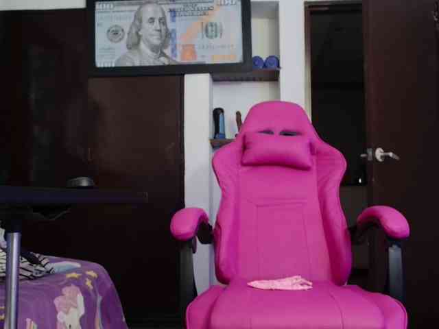 lola-fiery webcam