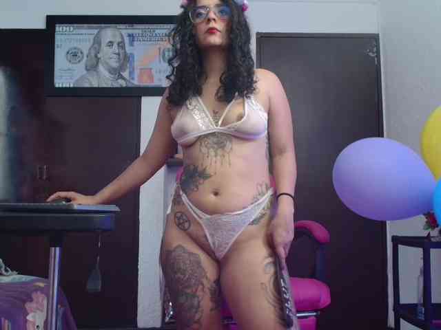 lola-fiery webcam