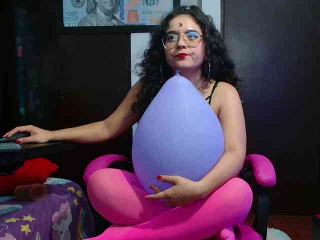 lola-fiery webcam