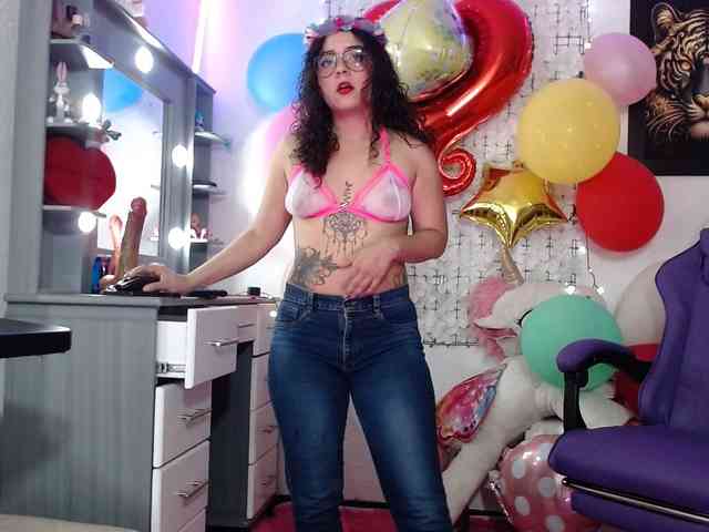 lola-fiery webcam