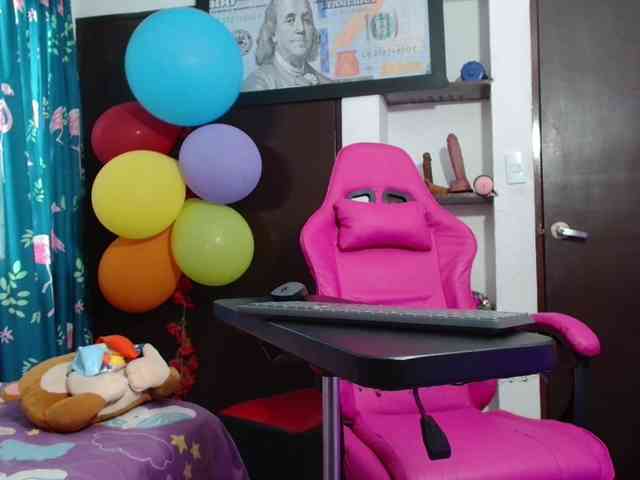 lola-fiery webcam