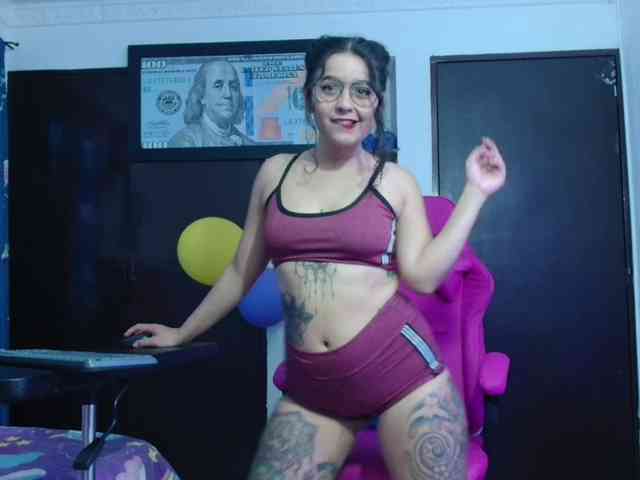 lola-fiery webcam