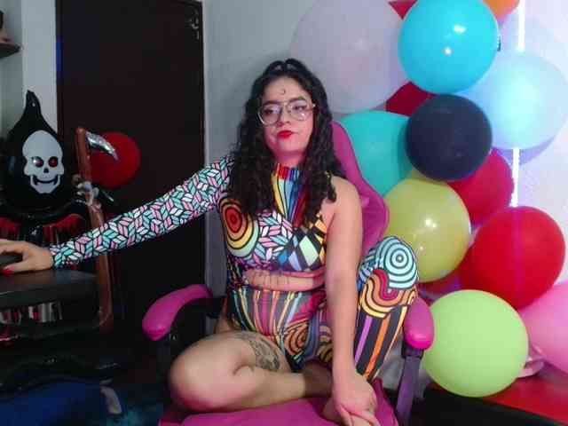lola-fiery webcam