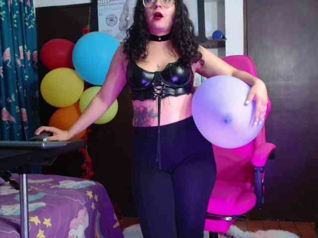 lola-fiery webcam
