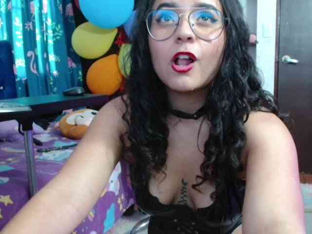 lola-fiery webcam