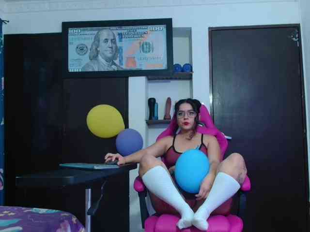 lola-fiery webcam