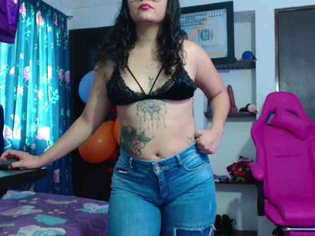 lola-fiery webcam