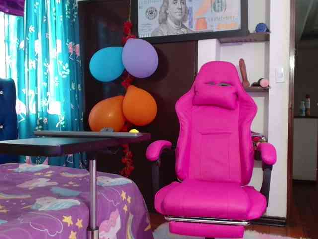 lola-fiery webcam