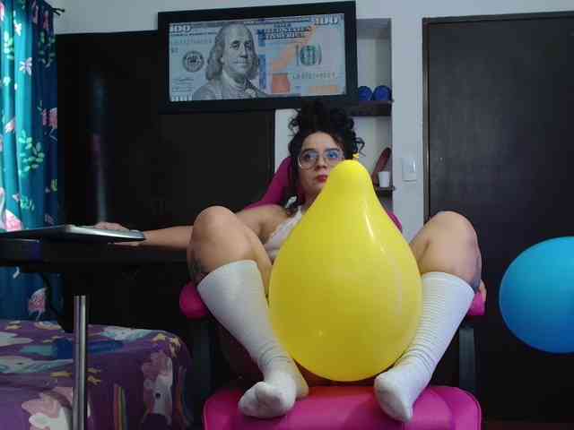 lola-fiery webcam