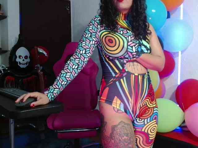 lola-fiery webcam