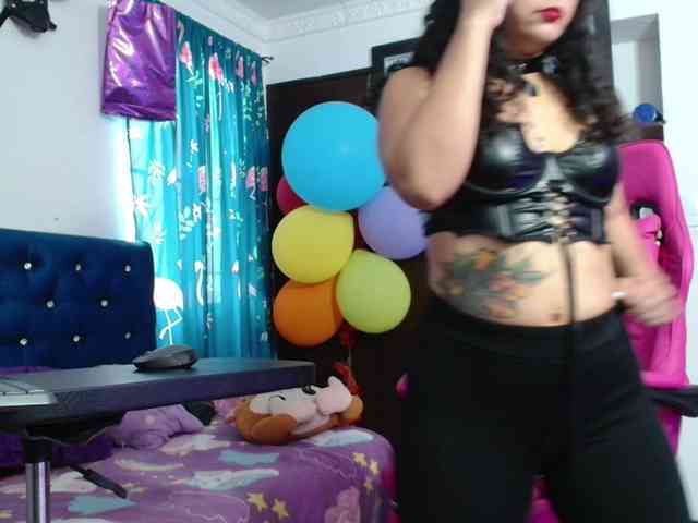 lola-fiery webcam