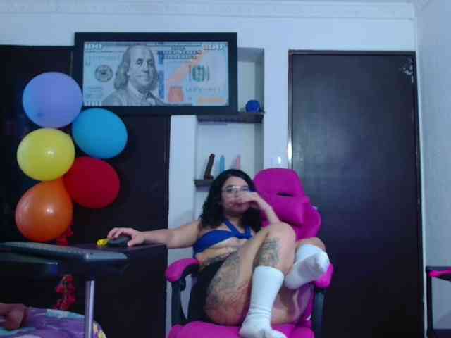 lola-fiery webcam