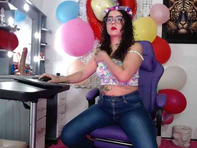 lola-fiery webcam