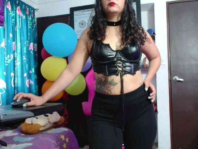 lola-fiery webcam