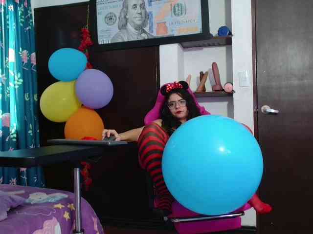 lola-fiery webcam