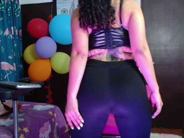 lola-fiery webcam