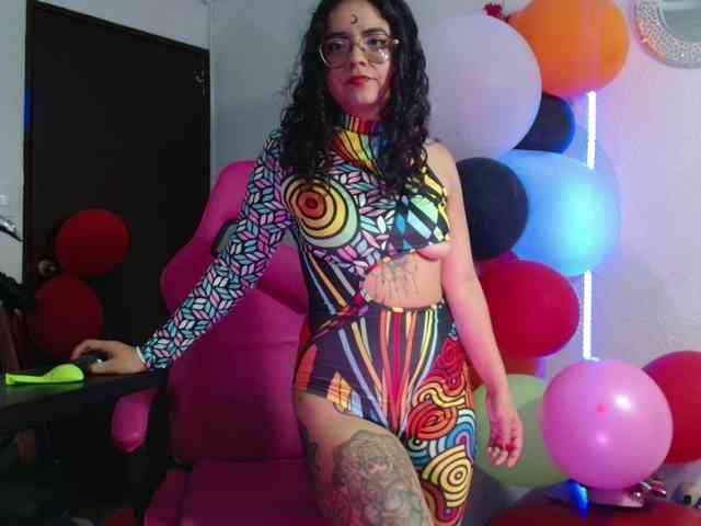 lola-fiery webcam