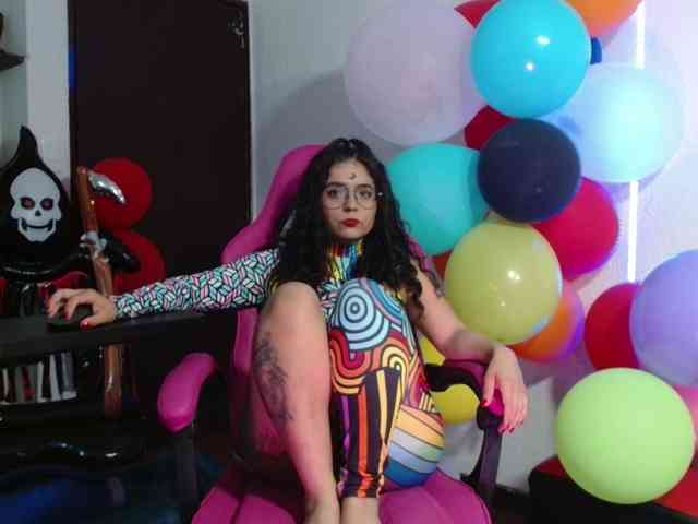 lola-fiery webcam