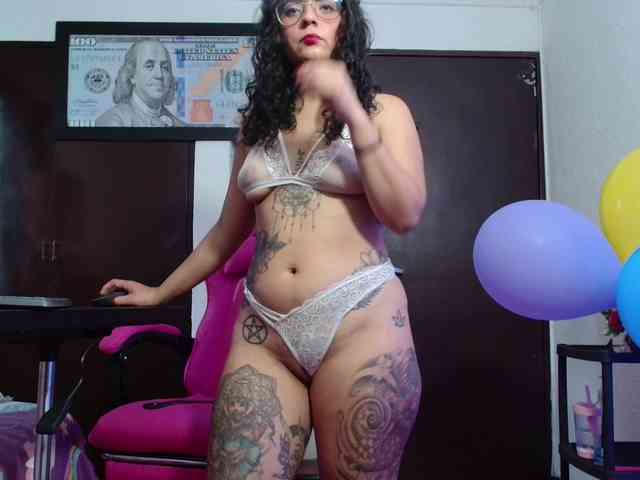 lola-fiery webcam