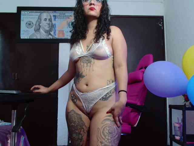lola-fiery webcam