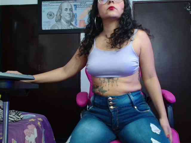 lola-fiery webcam