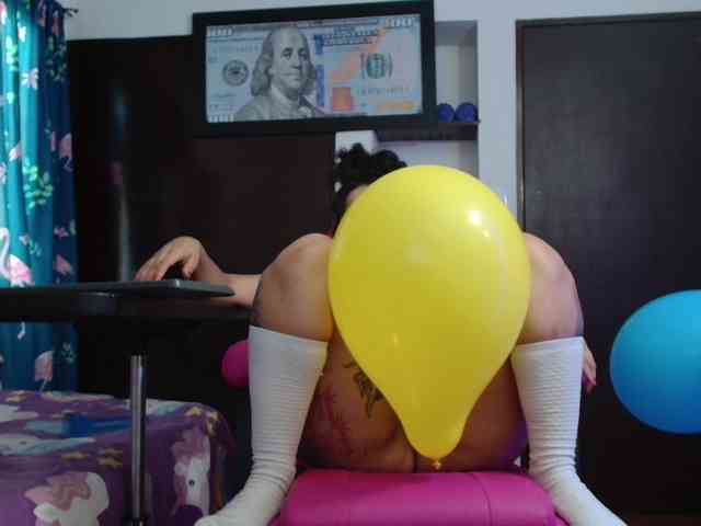 lola-fiery webcam