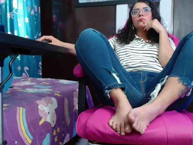 lola-fiery webcam