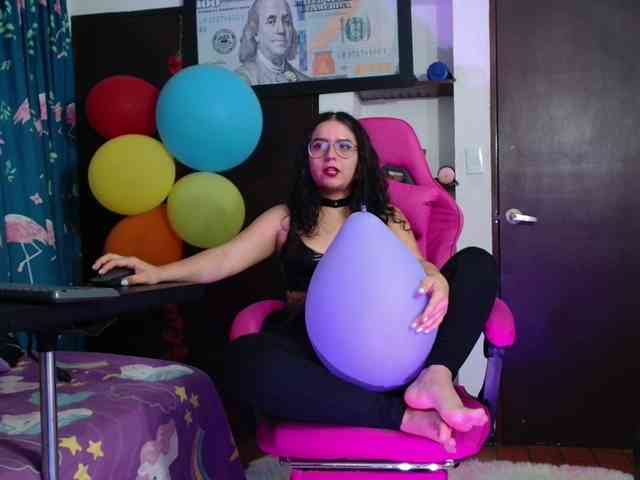 lola-fiery webcam