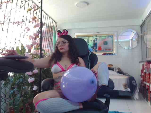 lola-fiery webcam