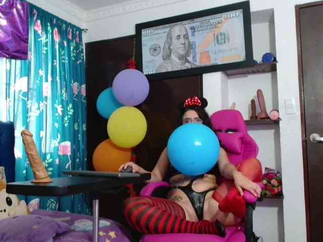 lola-fiery webcam