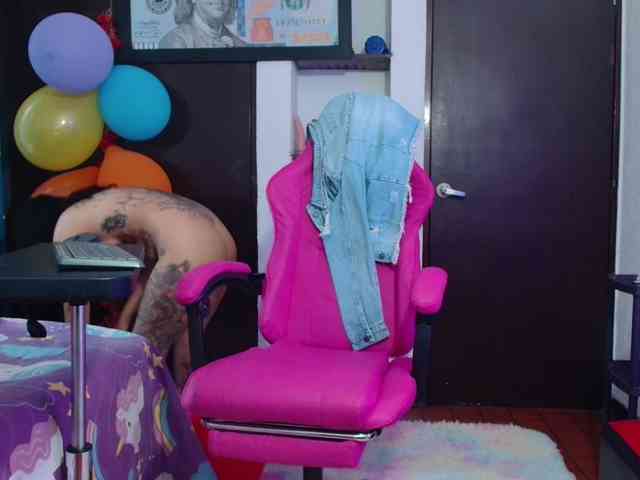 lola-fiery webcam